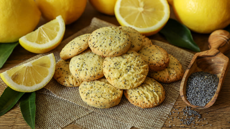 several lemon poppy seed cookies