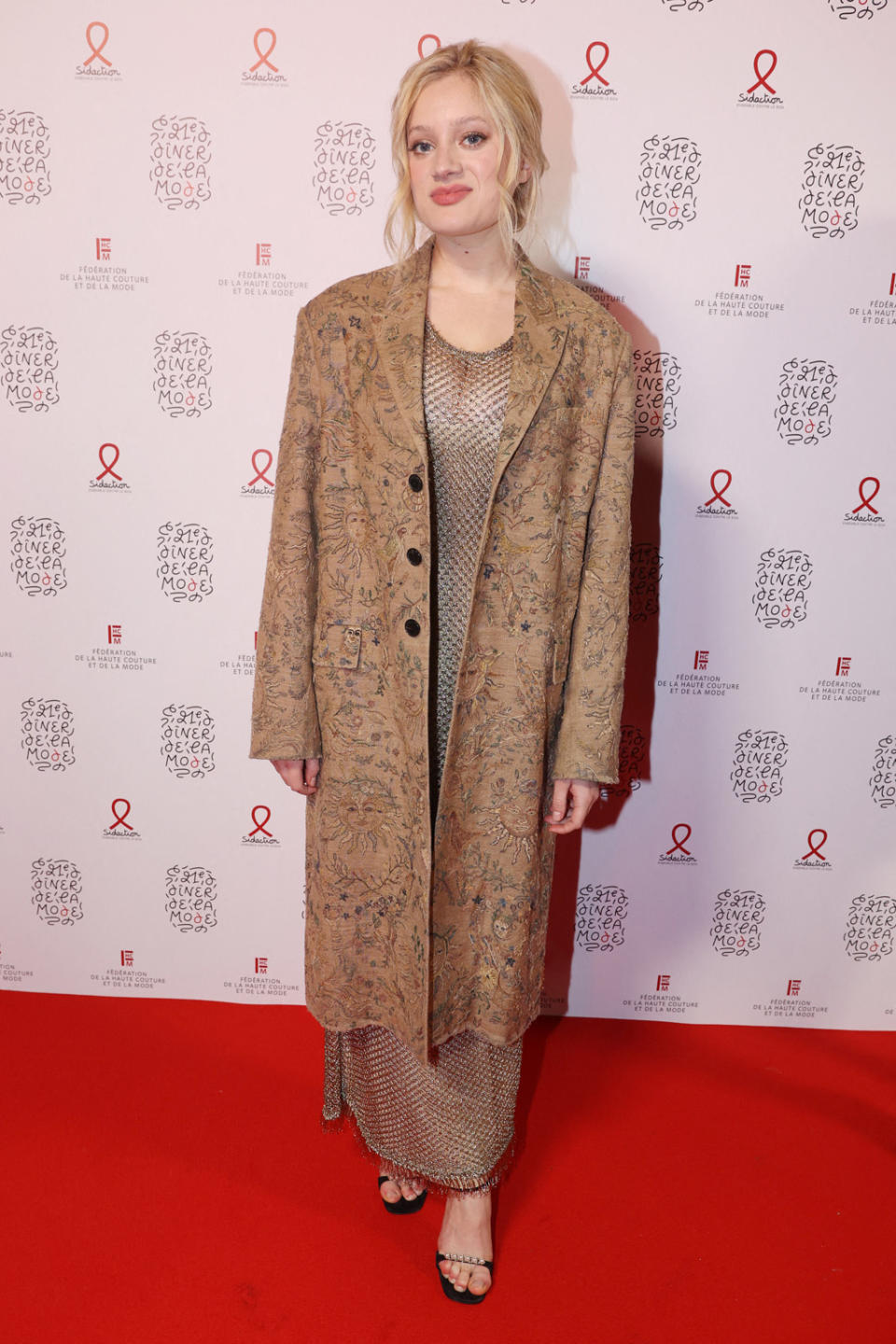 Nadia Tereszkiewicz au dîner de la mode pour le Sidaction