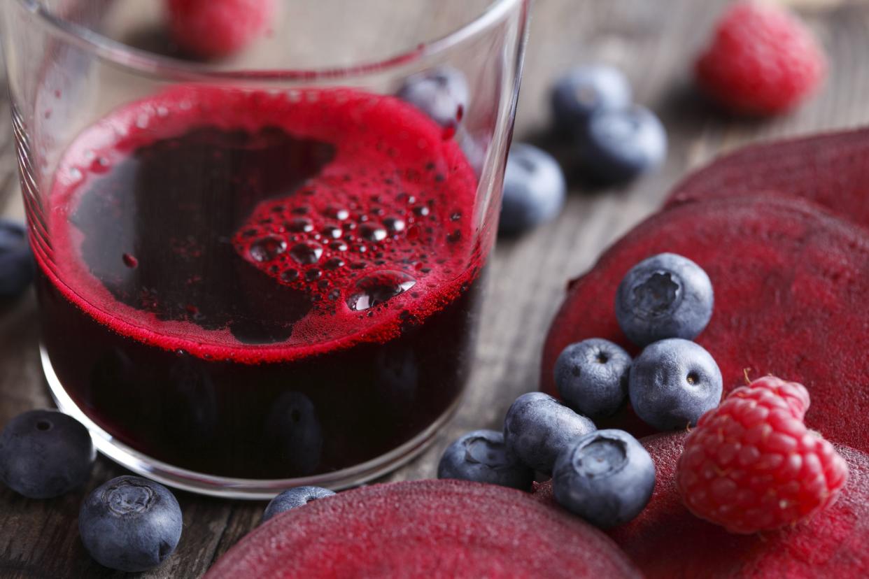 juice with beets and berries