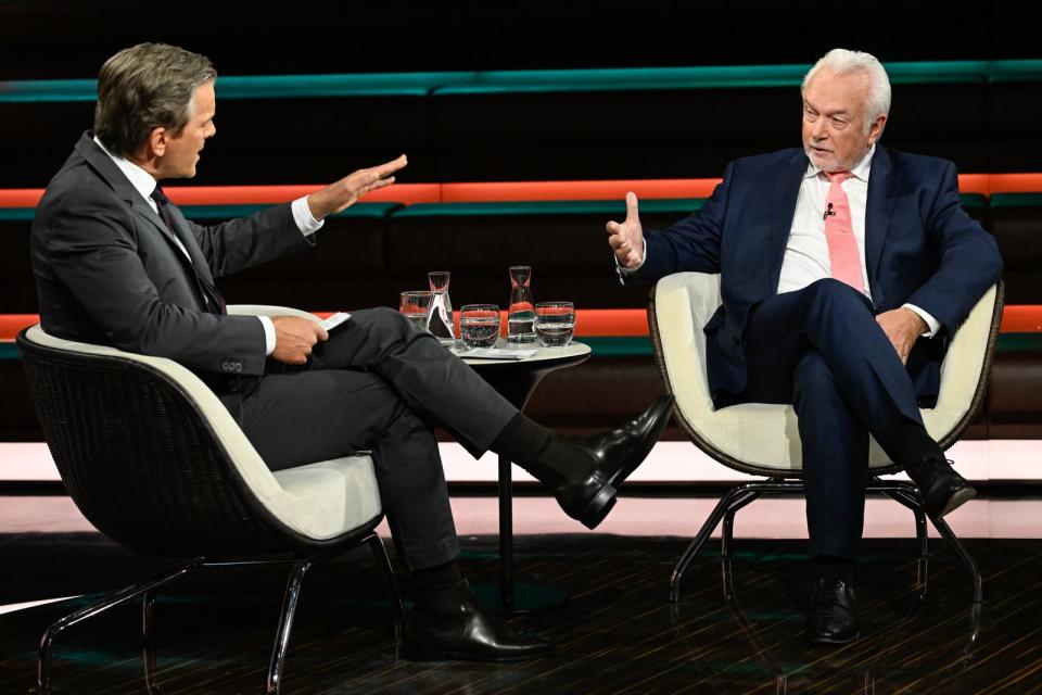 Lieferten sich einen teilweise heftigen Schlagabtausch: Moderator Markus Lanz (links) und FDP-Vize Wolfgang Kubicki. (Bild: ZDF / Markus Hertrich)