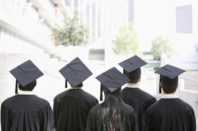 State-educated graduates face 'disadvantage' in pay progression