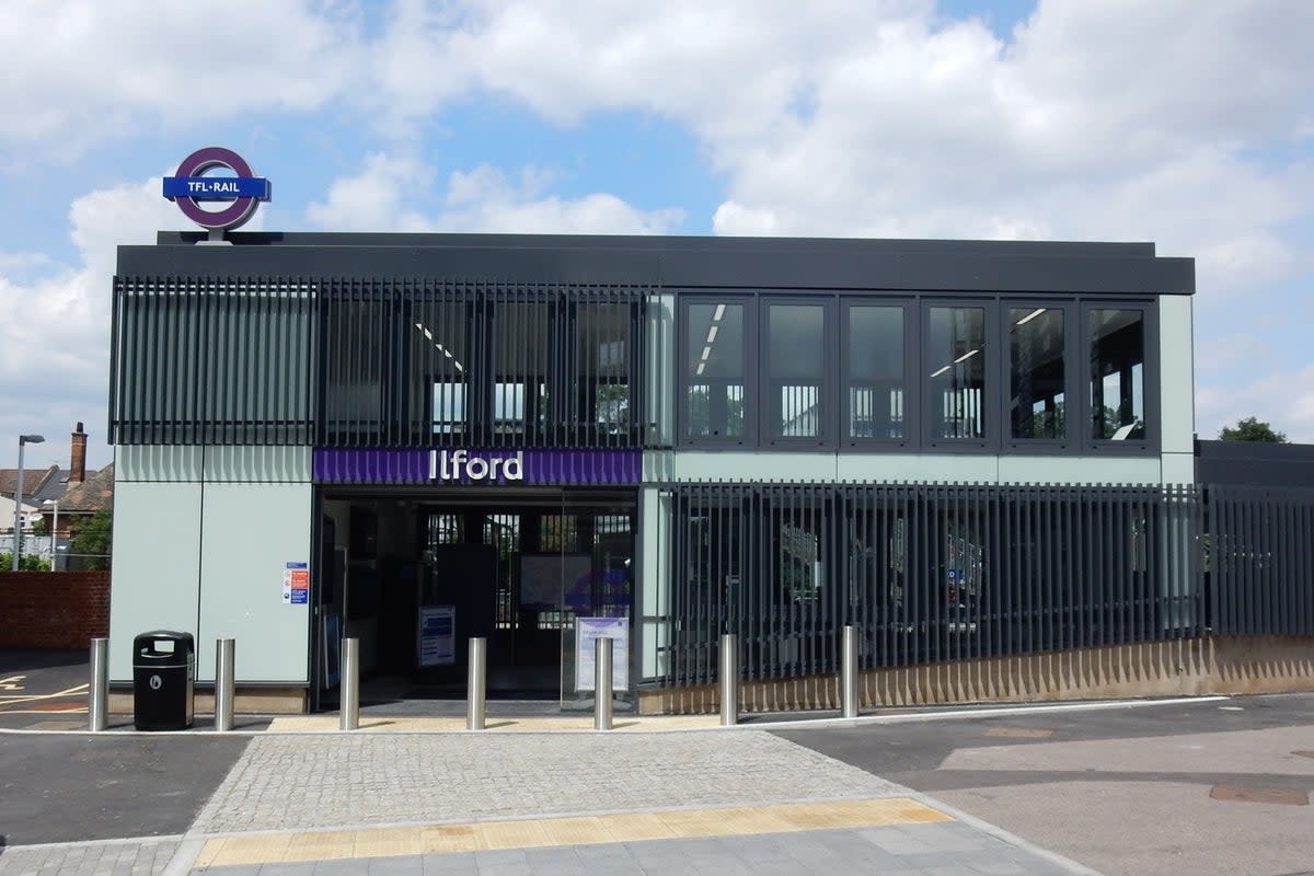 Ilford station   (Sunil060902 | Wikimedia Commons)