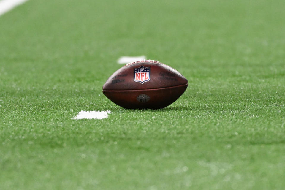 What channel, time is the NFL game tonight? TV, kickoff, live stream