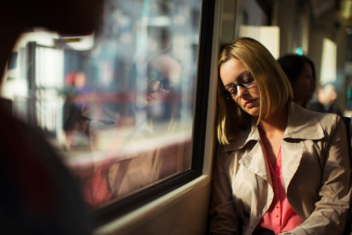 Pasar mucho tiempo viajando al trabajo impactaría en tu salud mental. Foto: Paul Bradbury/Getty Images