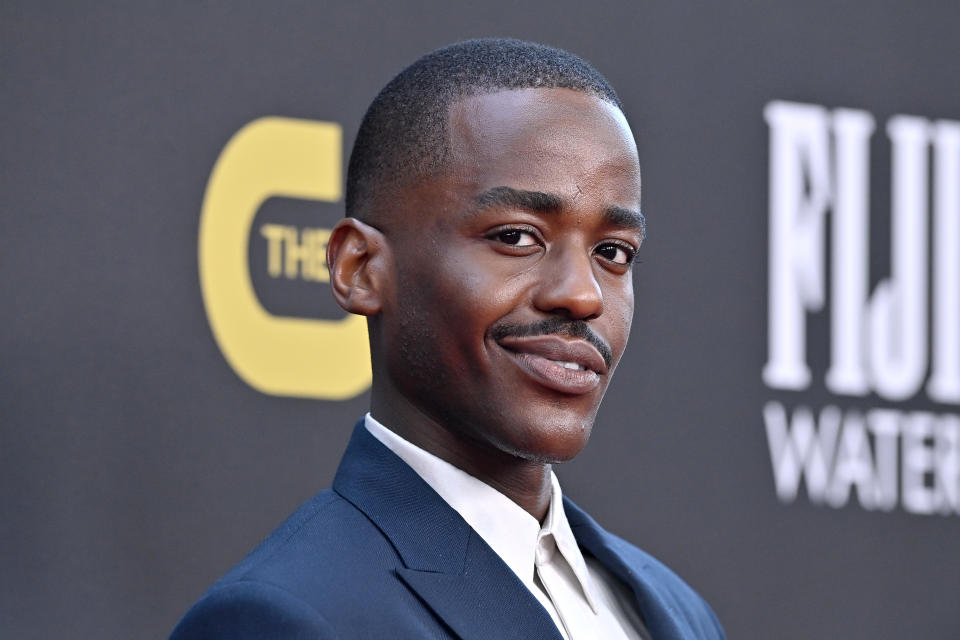 LOS ANGELES, CALIFORNIA - MARCH 13: Ncuti Gatwa attends the 27th Annual Critics Choice Awards at Fairmont Century Plaza on March 13, 2022 in Los Angeles, California.  (Photo by Axelle/Bauer-Griffin/FilmMagic)