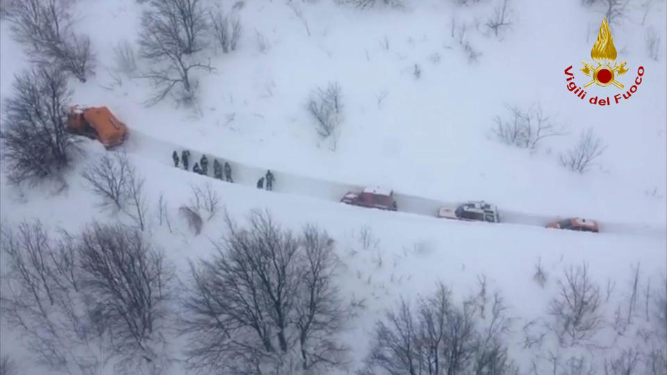 Avalancha sepulta a hotel en Italia