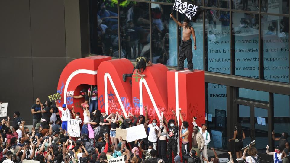 CNN亞特蘭大總部遭示威民眾攻擊 (圖／達志影像 美聯社)