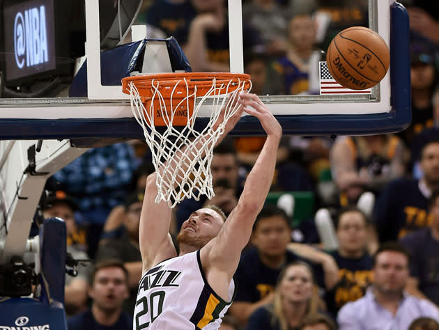 Gordon Hayward sees it slip away. (Getty Images)