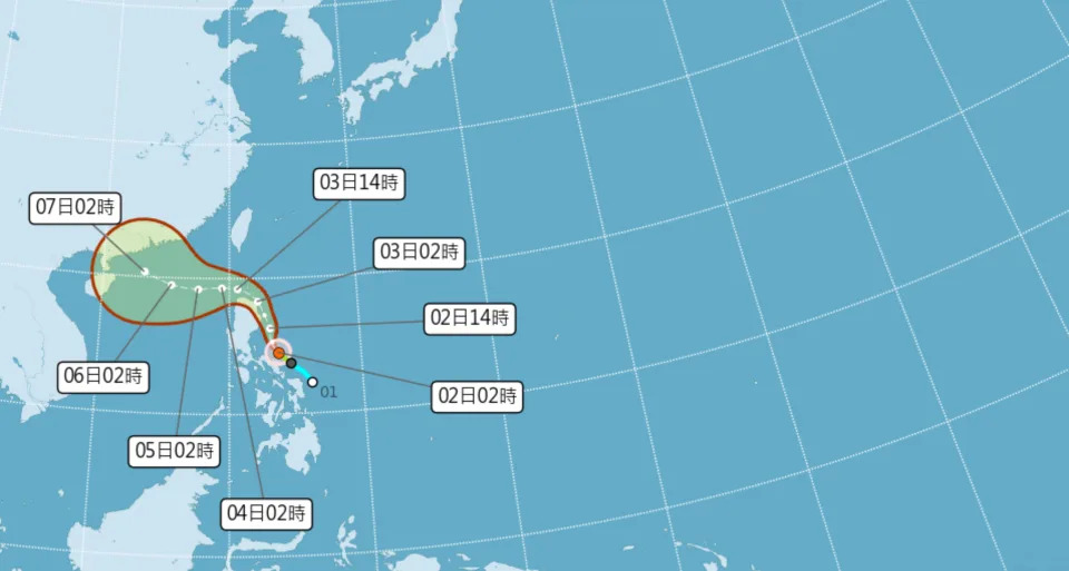 輕颱摩羯未來朝西北方向往呂宋島北部至巴士海峽機率偏高，預計明天晚上開始台灣東半側及南側受颱風外圍環流影響水氣逐步增加。（圖取自中央氣象署網站）