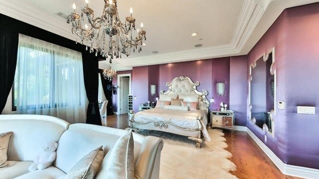 A bedroom fit for a queen (of pop).