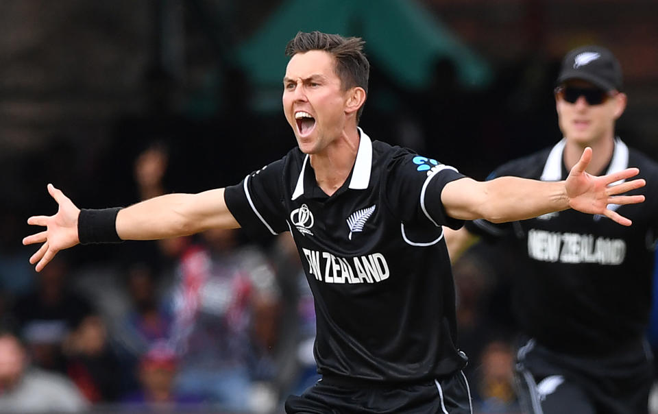 Trent Boult unsuccessfully appeals for the wicket of Jason Roy with his first ball (Photo by Paul ELLIS / AFP)