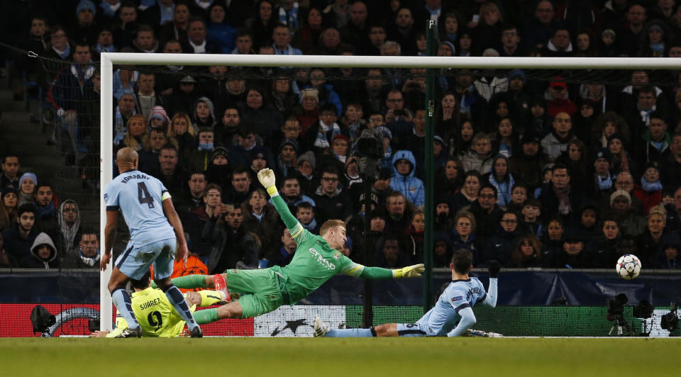 Football - Manchester City v FC Barcelona - UEFA Champions League Second Round First Leg - Etihad Stadium, Manchester, England - 24/2/15 Luis Suarez scores the second goal for Barcelona Reuters / Phil Noble Livepic EDITORIAL USE ONLY.