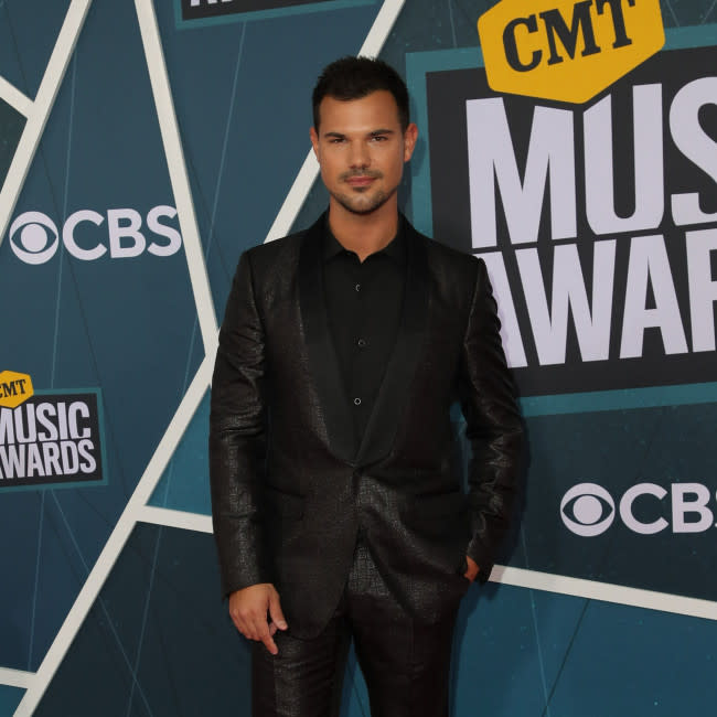 Taylor Lautner credit:Bang Showbiz