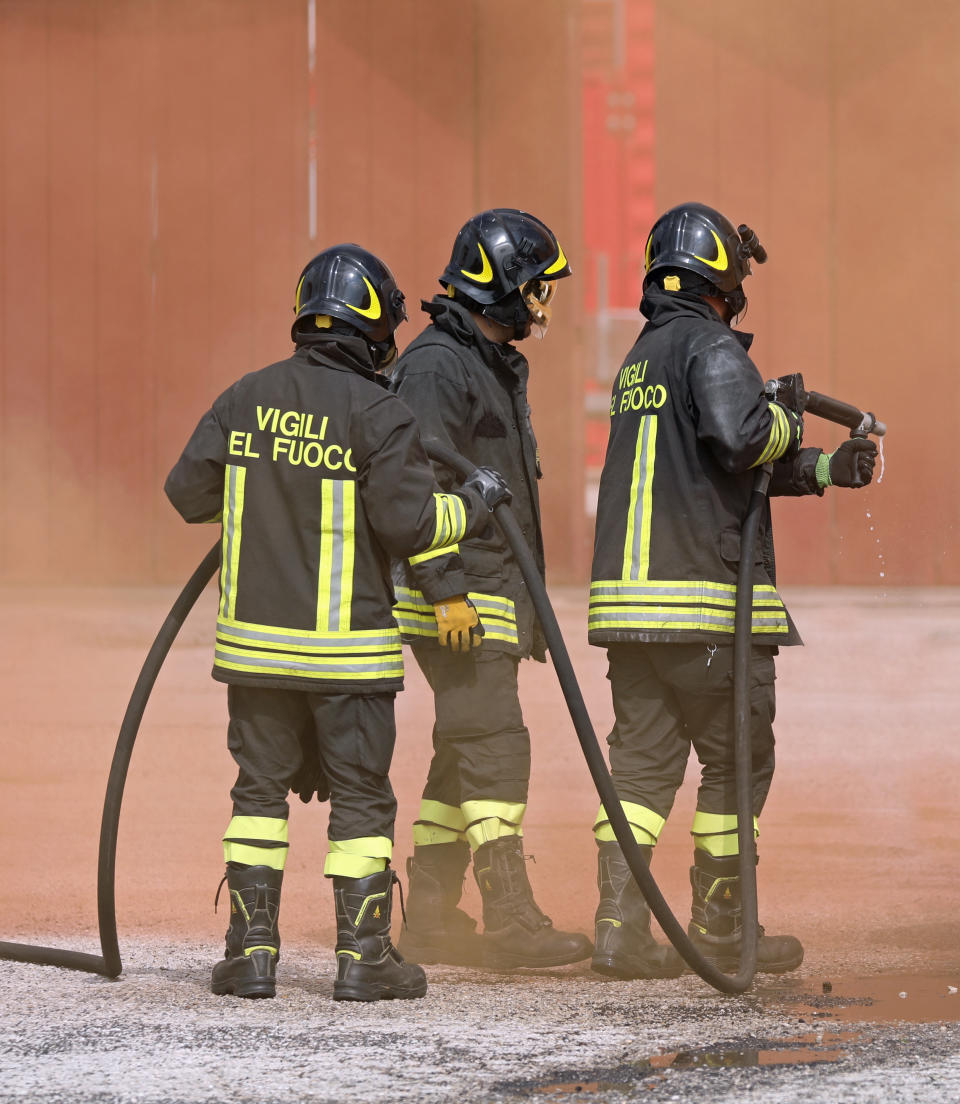 Udine, incendio in acciaieria: 7 operai intossicati 