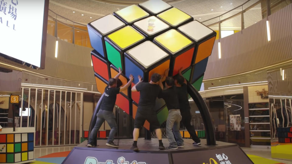 The Nina Mall has created the world's largest Rubik's Cube and each of its sides is 67-square-feet.