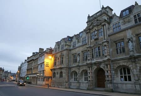 A view of Oriel College with the statue of Cecil Rhodes on it's facade in Oxford, southern England, December 30, 2015. REUTERS/Eddie Keogh/Files