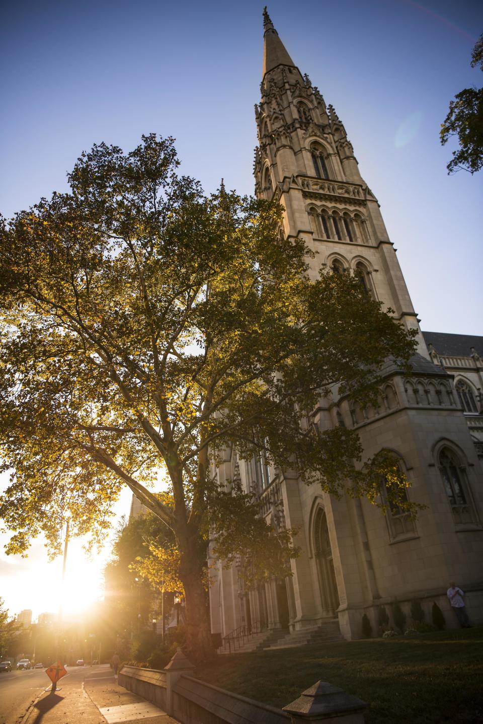 The sun sets behind the Saint Paul Cathedral.