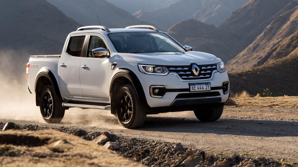 Renault Alaskan es otra de las camionetas medianas fabricada en Argentina.