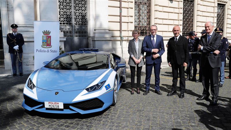 藍寶堅尼至今已經贈送多部Huracan警車給義大利警方。（圖／翻攝自Lamborghini官網）