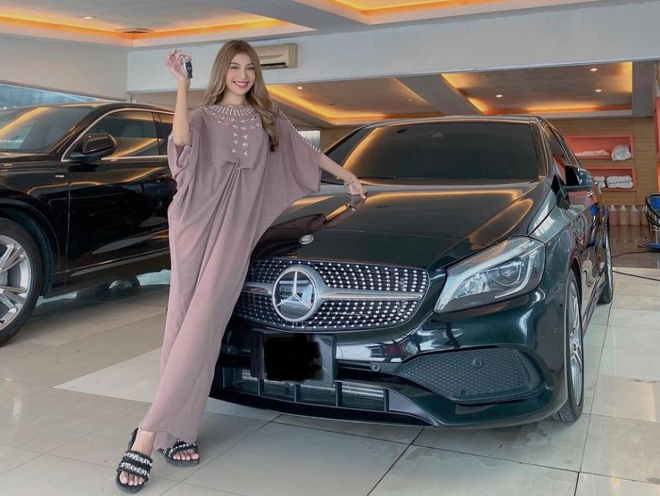 Independent woman: The 21-year-old has been saving up since she was 15 to buy her dream car.  —  Picture from Instagram/Scha Elinnea