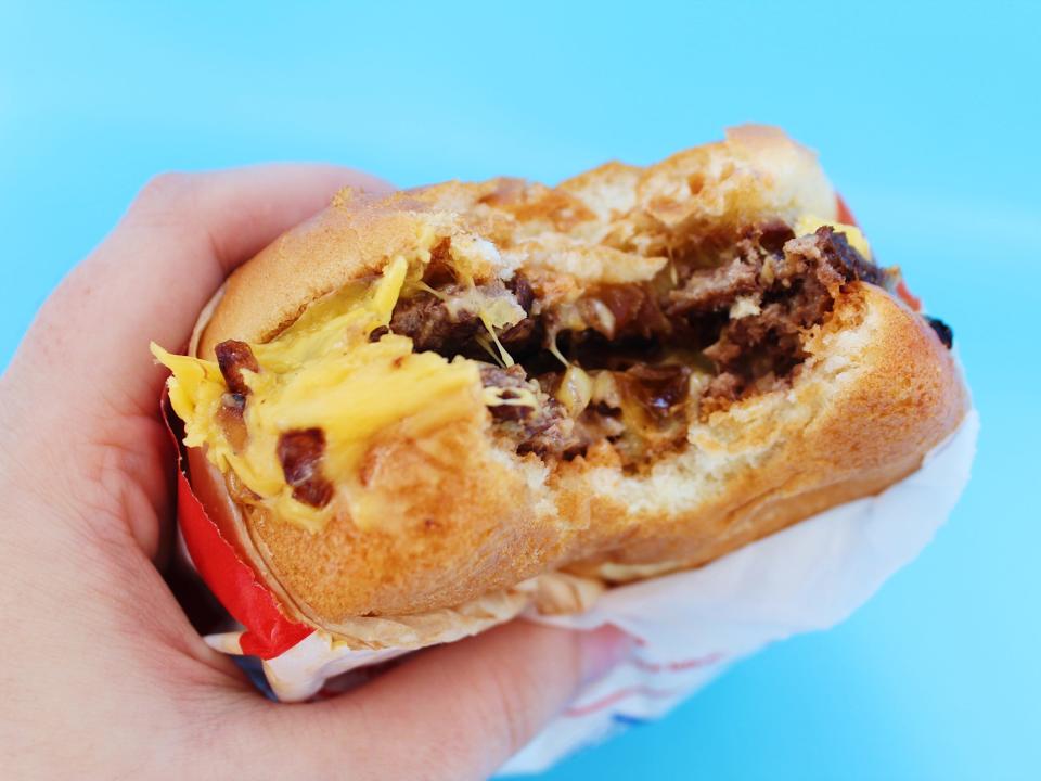 in n out double cheeseburger