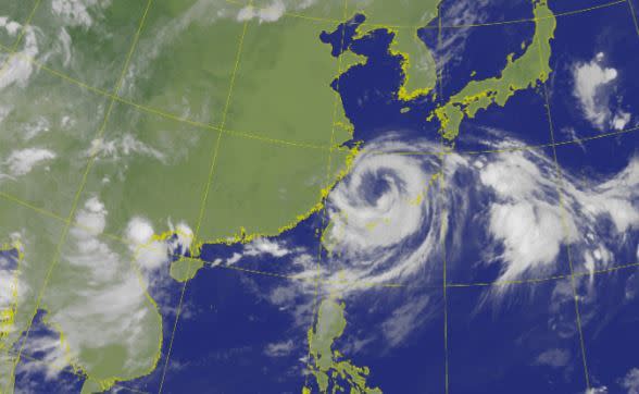 賈新興指出西太平洋有另一個颱風生成的機率。（圖／翻攝自中央氣象局）