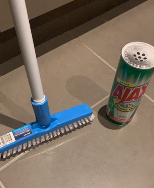 Bunnings Oates Long Handled Grout Brush $10 with grout cleaner transforms bathroom tiles