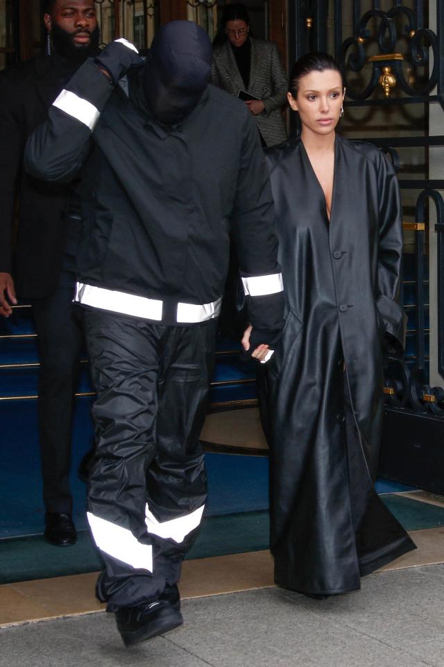 Kanye West Spotted Sleeping In Economy Cabin Alongside Wife Bianca ...