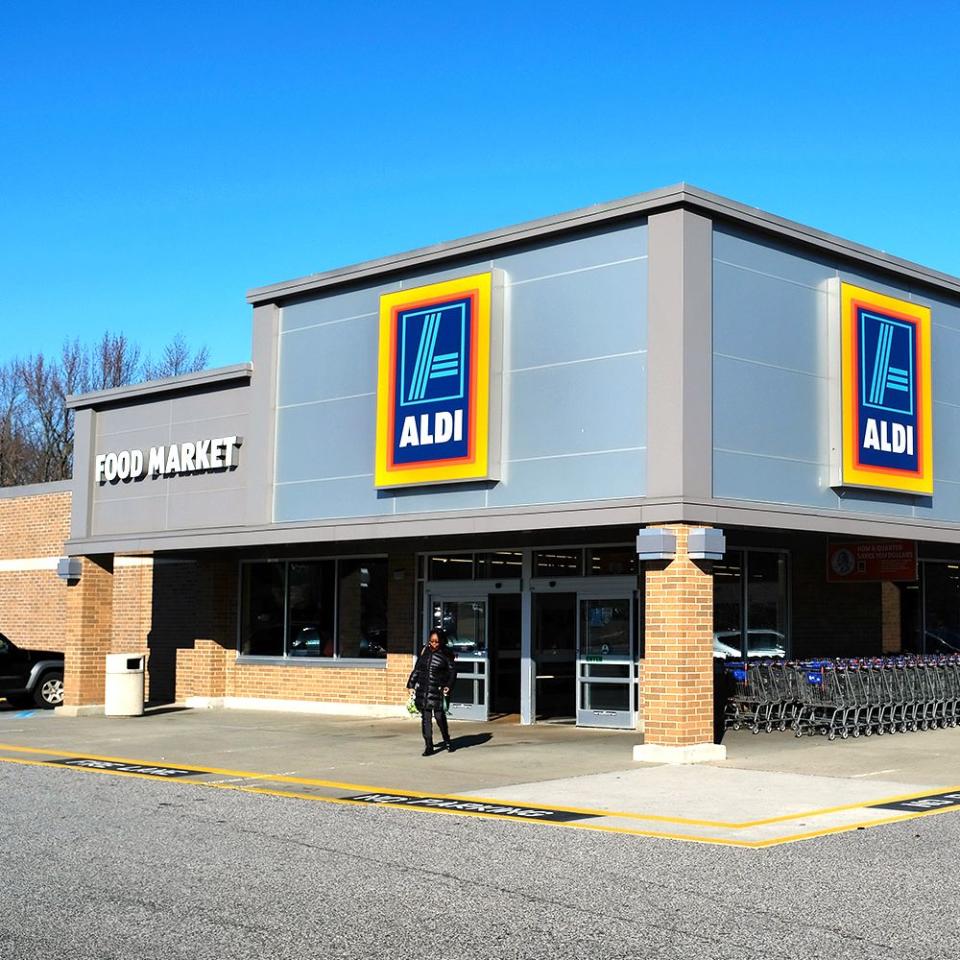 <p>Aldi isn't a 24-hour establishment. Stores tend to be open only during peak shopping hours, which may be inconvenient to some.</p>