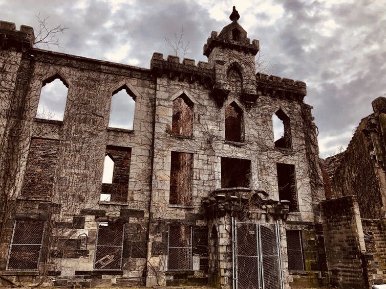 <span class="caption">The Renwick Smallpox Hospital on Roosevelt Island.</span> <span class="attribution"><a class="link " href="https://en.wikipedia.org/wiki/Smallpox_Hospital#/media/File:Smallpox_Hospital_2019.jpg" rel="nofollow noopener" target="_blank" data-ylk="slk:Chris6d/wikipedia;elm:context_link;itc:0;sec:content-canvas">Chris6d/wikipedia</a>, <a class="link " href="http://creativecommons.org/licenses/by/4.0/" rel="nofollow noopener" target="_blank" data-ylk="slk:CC BY;elm:context_link;itc:0;sec:content-canvas">CC BY</a></span>