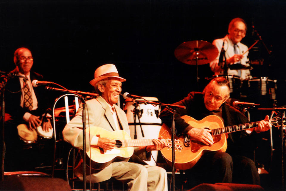 NETHERLANDS - APRIL 11:  Photo of Ry COODER and BUENA VISTA SOCIAL CLUB and Compay SEGUNDO; Compay Segundo & Ry Cooder  (Photo by Paul Bergen/Redferns)