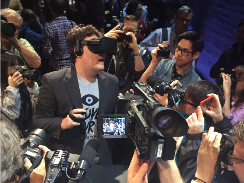 palmer luckey demos oculus