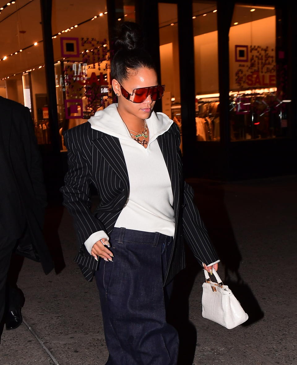 Rihanna verhandelt lieber stilsicher (Bild: Splash News)