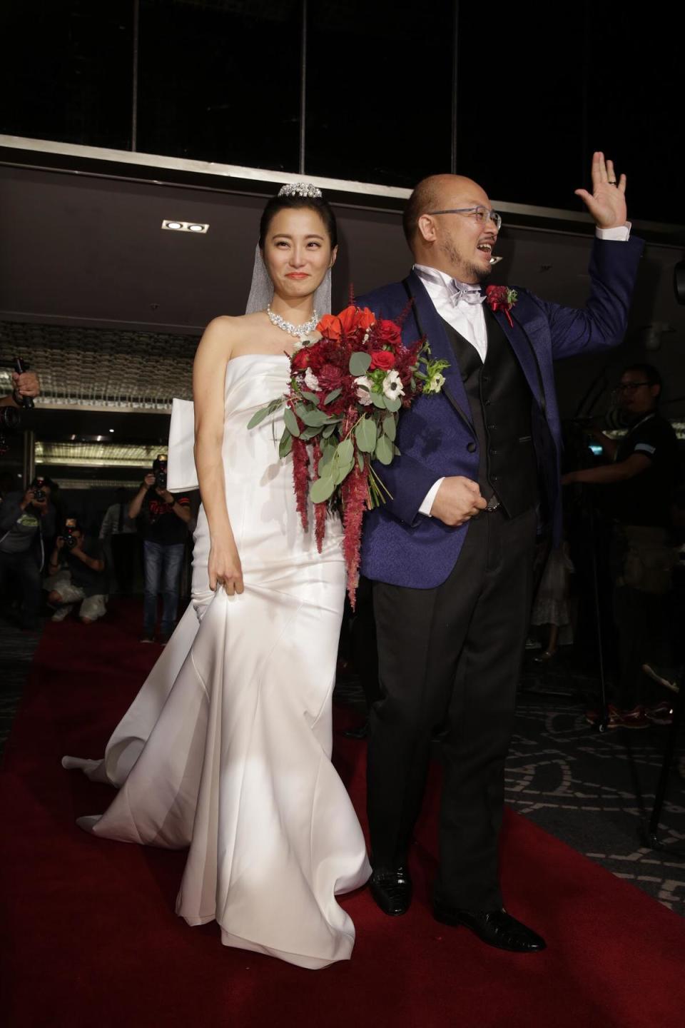 趙小僑與交往6年的劉亮佐結婚。