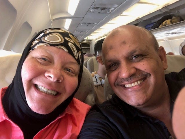 Kristi and Amjad Manna have been married for 25 years in 2023.