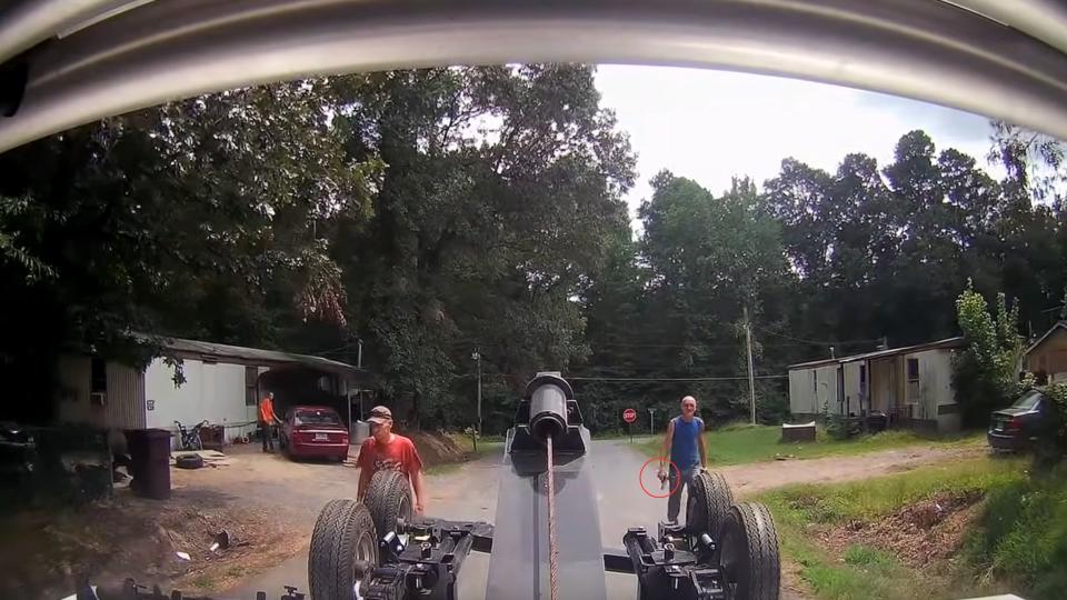 Video: Arkansas Father Holds Up The Repo Man