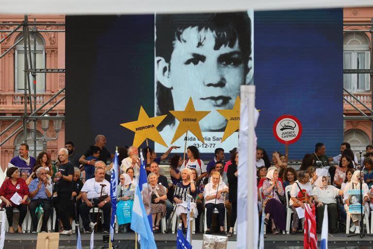 El acto por el Día de la Memoria por la Verdad y la Justicia de las Abuelas y Madres de Plaza de Mayo será desde las 12 frente a la Casa Rosada; a las 14 se leerá un documento de las agrupaciones de Derechos Humanos 