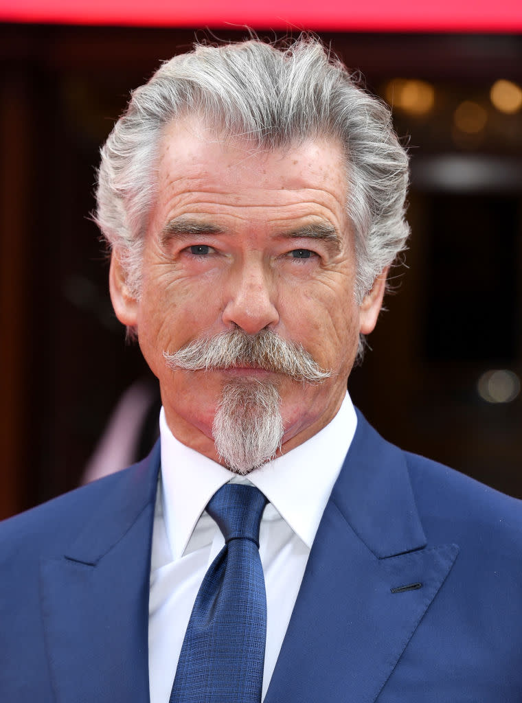 Dix-huit ans après avoir rendu l’attirail de James Bond, Pierce Brosnan serait prêt à faire un come-back dans la franchise. Mais pas à n’importe quelle condition, comme il l’a confié lors d’une interview réalisée depuis sa maison à Hawaï où il s’est confiné pendant la pandémie de covid-19. Il se verrait désormais dans le rôle d’un méchant ! Incarner l’ennemi du héros qu’il a pourtant incarné à 4 reprises pourrait donc être une possibilité ? "Si on me le proposait, je pense que oui". L’appel aux scénaristes est lancé ! ©Getty Images