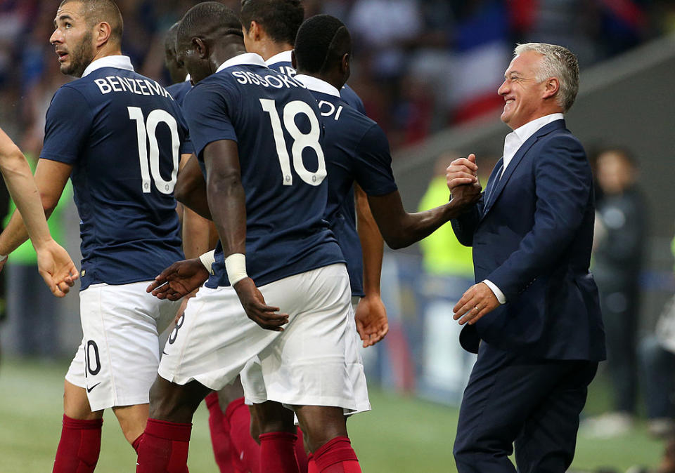 Soir de record ! Le 8 juin 2014, au stade Pierre-Mauroy de Lille, l'équipe de France affronte la Jamaïque pour un match de préparation à la Coupe du Monde 2014. Et ce sera un festival offensif : 8-0, avec des buts de Cabaye, Matuidi (X2), Benzema (X2), Giroud et Griezmann (X2). Il s'agit de la plus large victoire de l'équipe de France sous Didier Deschamps. (crédit Getty)