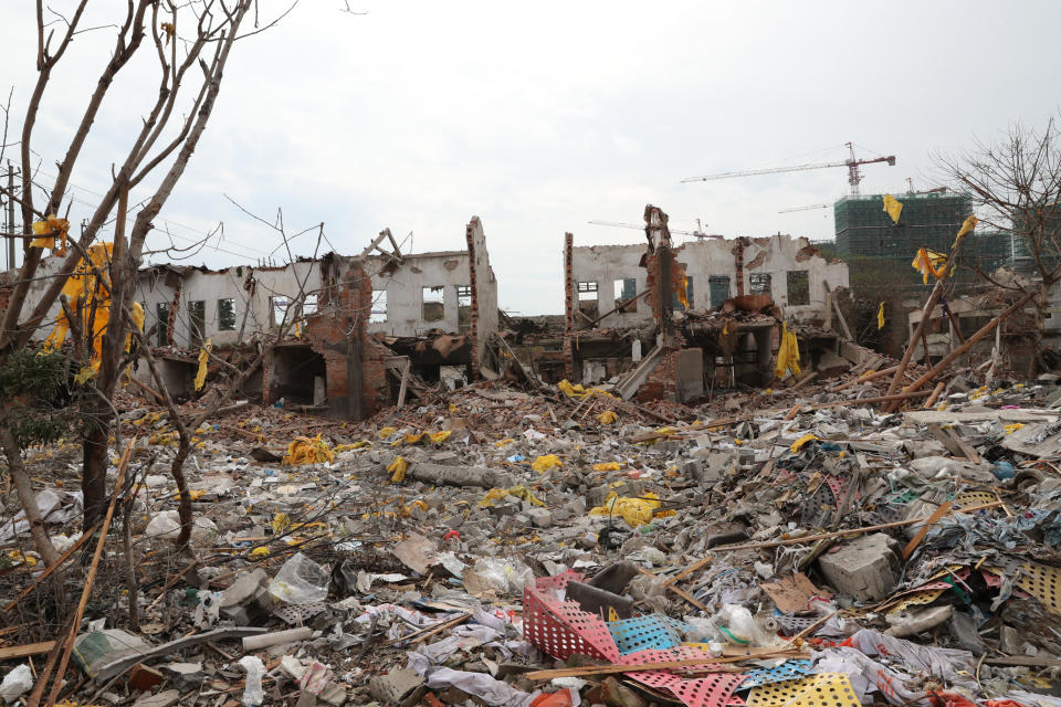 Factory explosion in China kills dozens