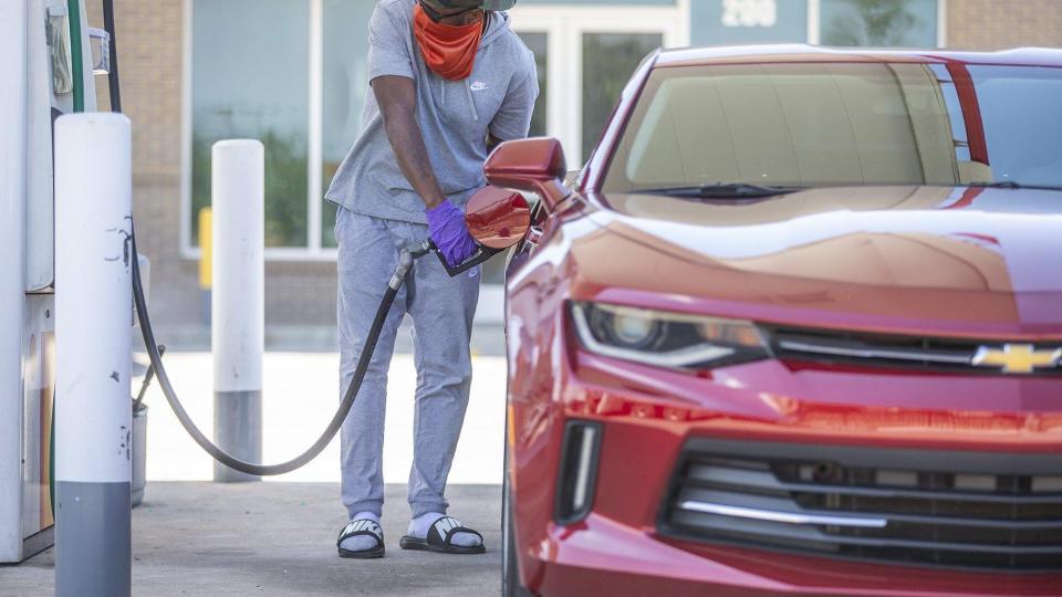 The average price of gasoline in Austin has dropped 4 cents per gallon in the past week, mirroring a national trend as demand drops due in part to concerns about the Omnicron varient of the coronavirus.