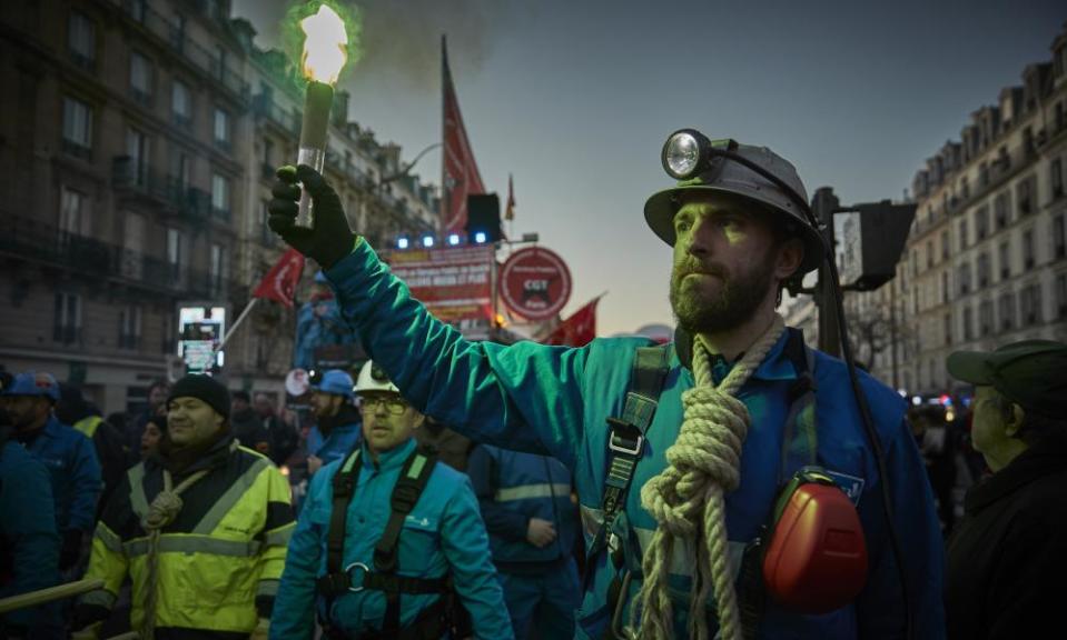 His book provides a sweeping overview of feudal and other pre-modern economies, and ends with the gilets jaunes.