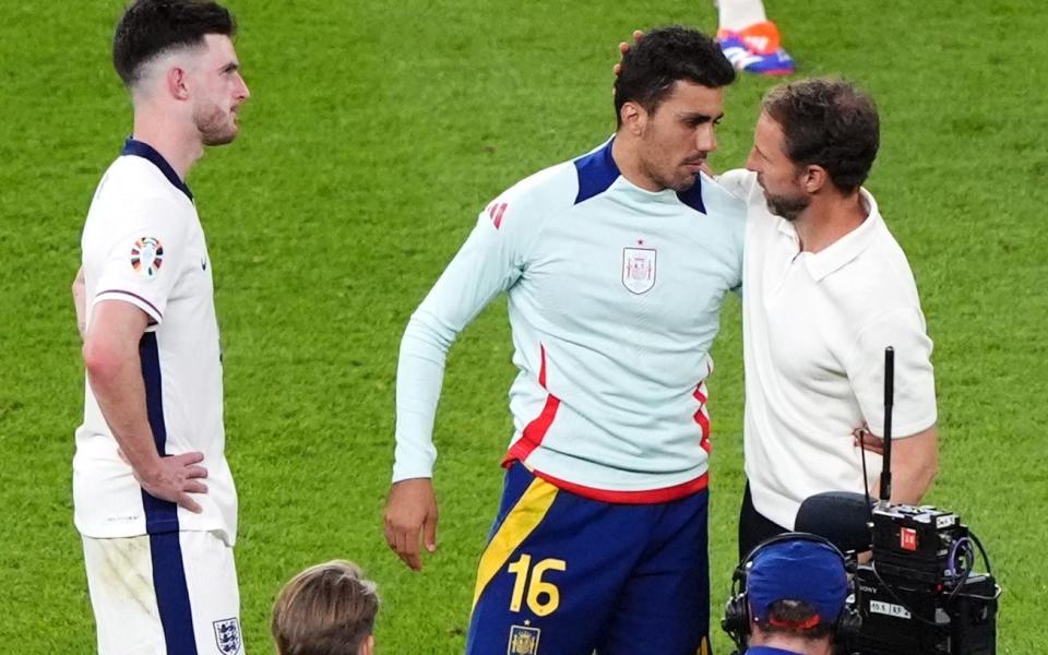 Gareth Southgate congratulates Rodri