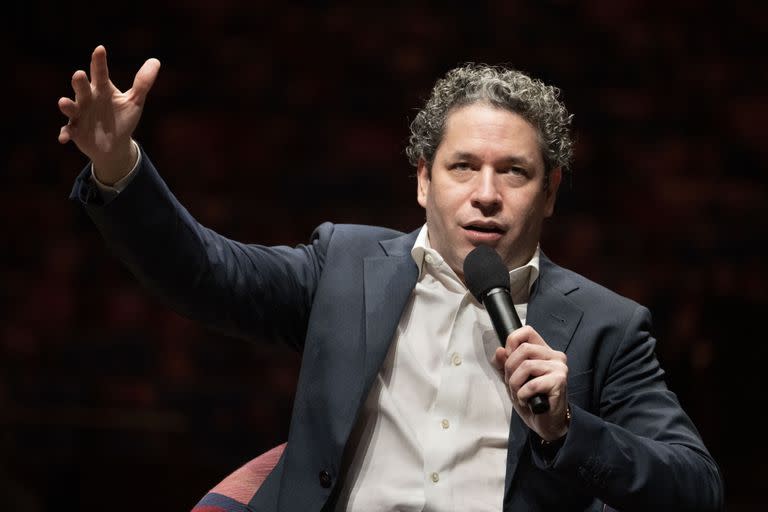 Gustavo Dudamel en su presentación como el 27o director artístico y musical de la Filarmónica de Nueva York el lunes último, en el Lincoln Center 