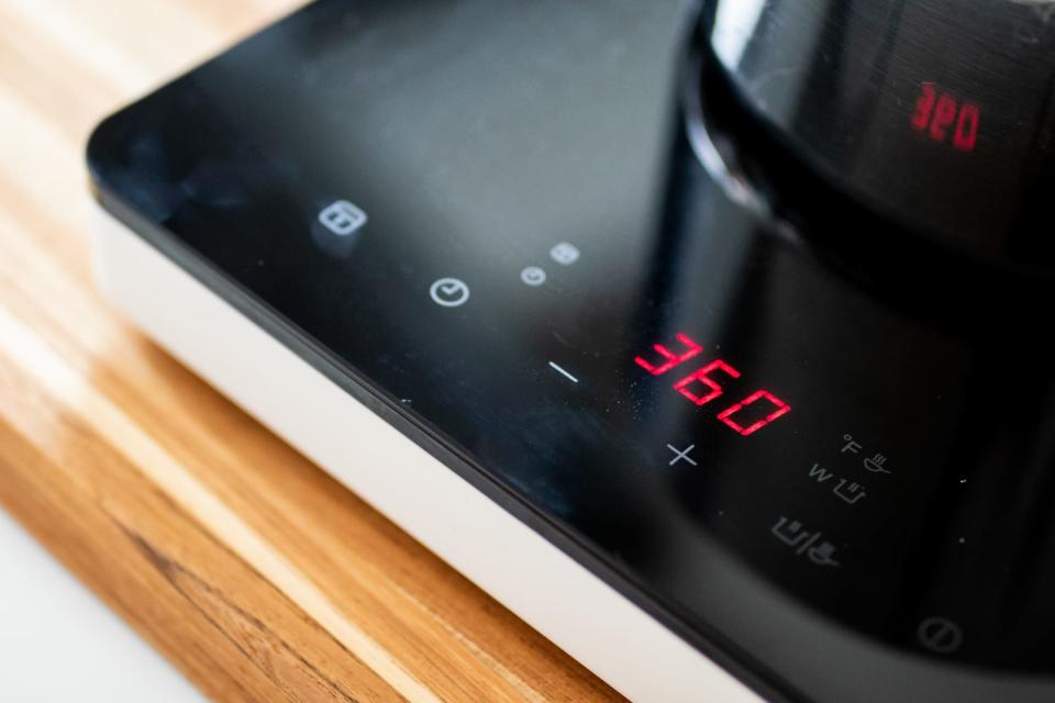 Portable induction cooktops