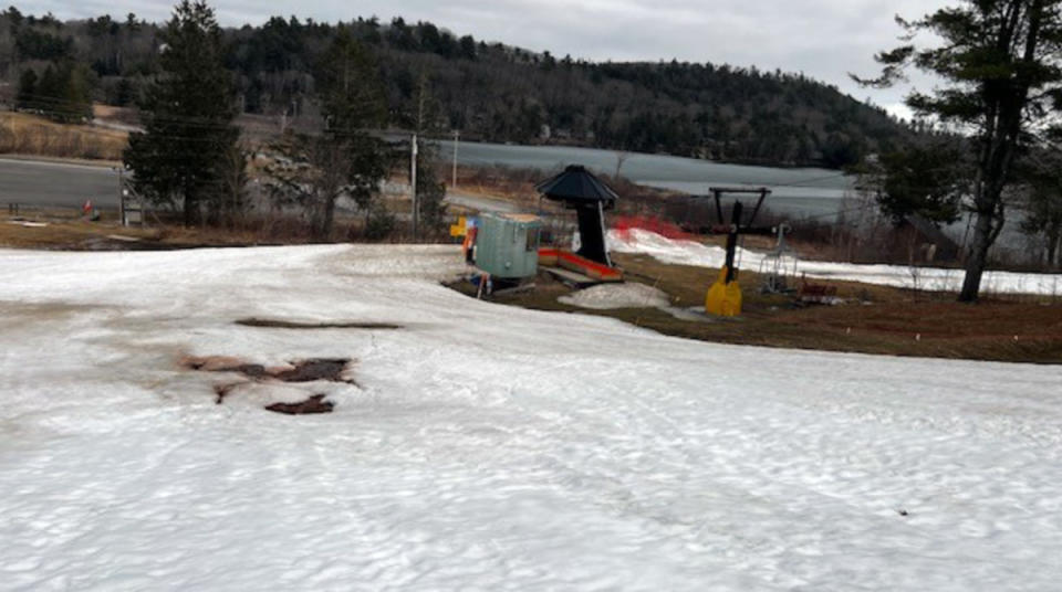 The conditions at the Snow Bowl. Courtesy of <a href="https://www.facebook.com/photo/?fbid=1051911703073291&set=pcb.1051912143073247" rel="nofollow noopener" target="_blank" data-ylk="slk:Camden Snow Bowl.;elm:context_link;itc:0;sec:content-canvas" class="link ">Camden Snow Bowl. </a>