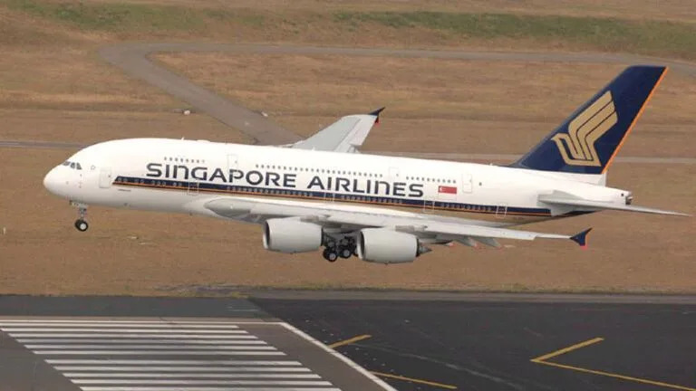 Un muerto y al menos 30 heridos por fuertes turbulencias en un vuelo de Londres a Singapur