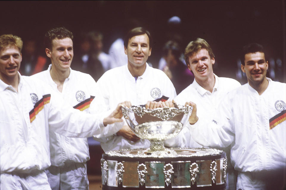 <p>1989 gewinnt Deutschland zum ersten Mal den Davis Cup. Natürlich mit Boris Becker als Nummer eins. </p>