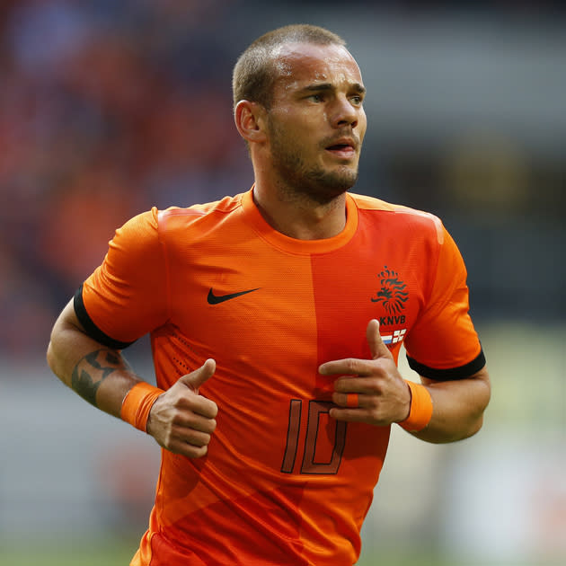 Nom: Wesley Sneijder<br>Poste: Milieu<br>Date de naissance (Âge): 09/06/1984 (27)<br>Numéro: 10<br>Club: Internazionale (Italie ITA)