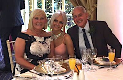 Rio Smith, center, with her grandparents&nbsp;Valerie and Wilson Ovenstone. (Photo: Twitter)